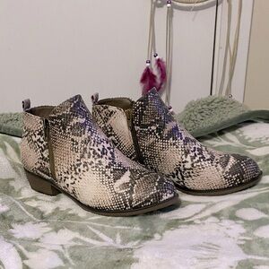 Pierre Dumas Booties with zipper